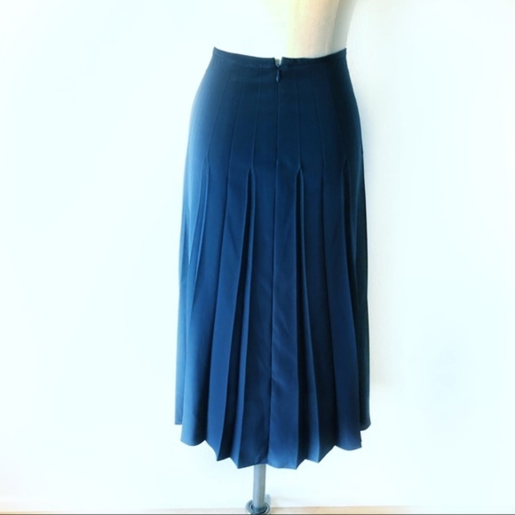 DKNY Ink Blue Colored Pleated Midi Skirt Sz 10 NWT - Picture 2 of 8